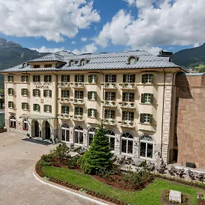 https://grand-hotel-savoia-cortina-dampezzo.hotelinveneto.com